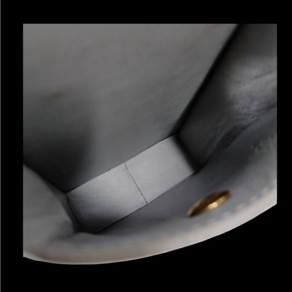 Vintage Louis Vuitton LV Crossbody Walker bag Yellow Vernis - Picture 9 of 12